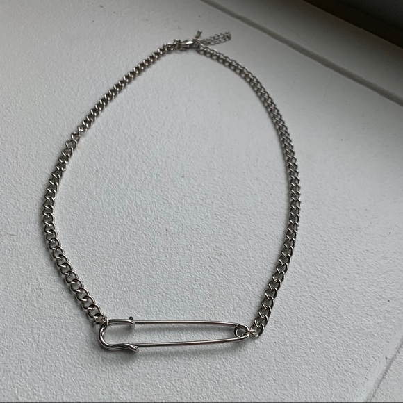 handmade safety pin chain necklace! - Picture 2 of 2